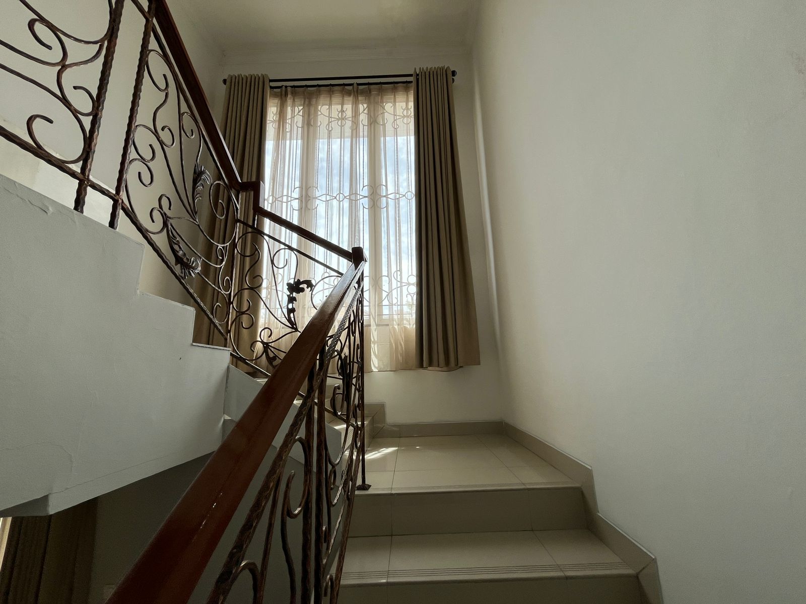 Rumah Disewakan Fully Furnished di Cluster Vassa Terrace Lippo Cikarang 